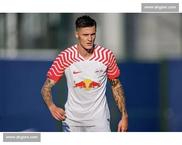 曼联官宣倒计时!德天空确认谢什科明日签约,8500 万欧锋霸剑指复兴 曼联官宣倒计时!德天空确认谢什科明日签约,8500 万欧锋霸剑指复兴